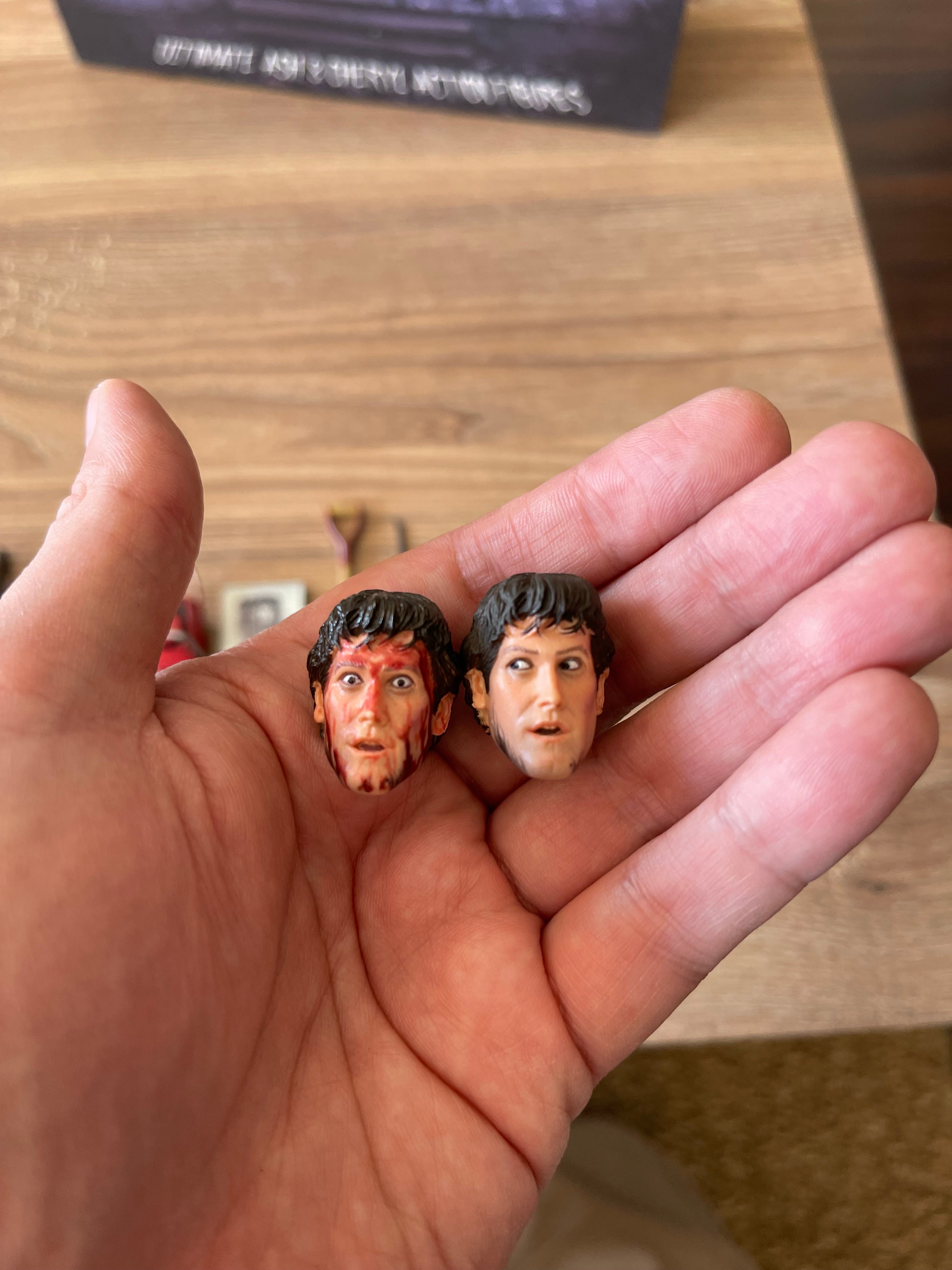 Neca – Ultimate Bloody Ash &amp; Cheryl Williams – Evil Dead 7"