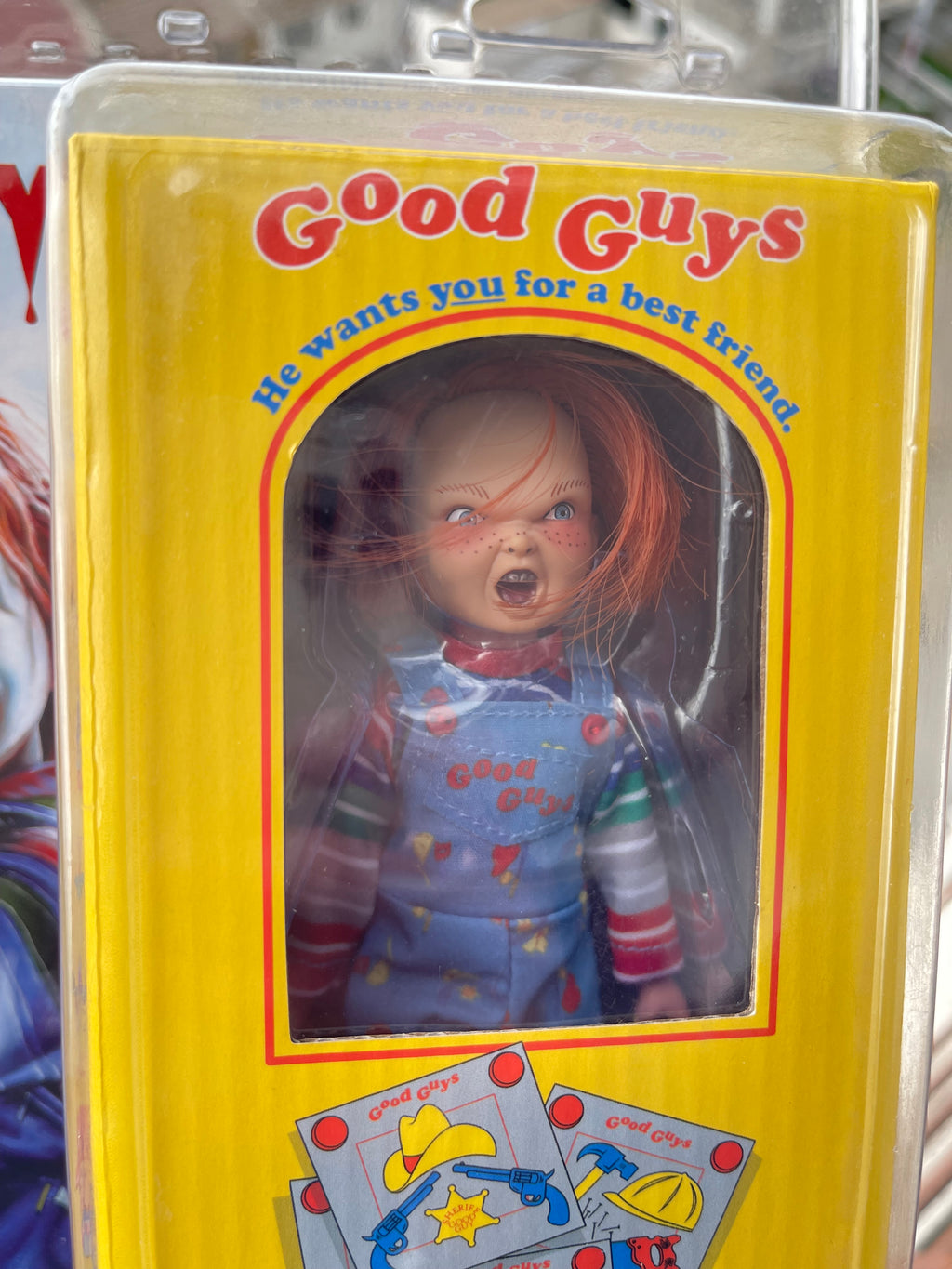 Chucky muñeco NECA Retro Cloth 8" con cuchillo