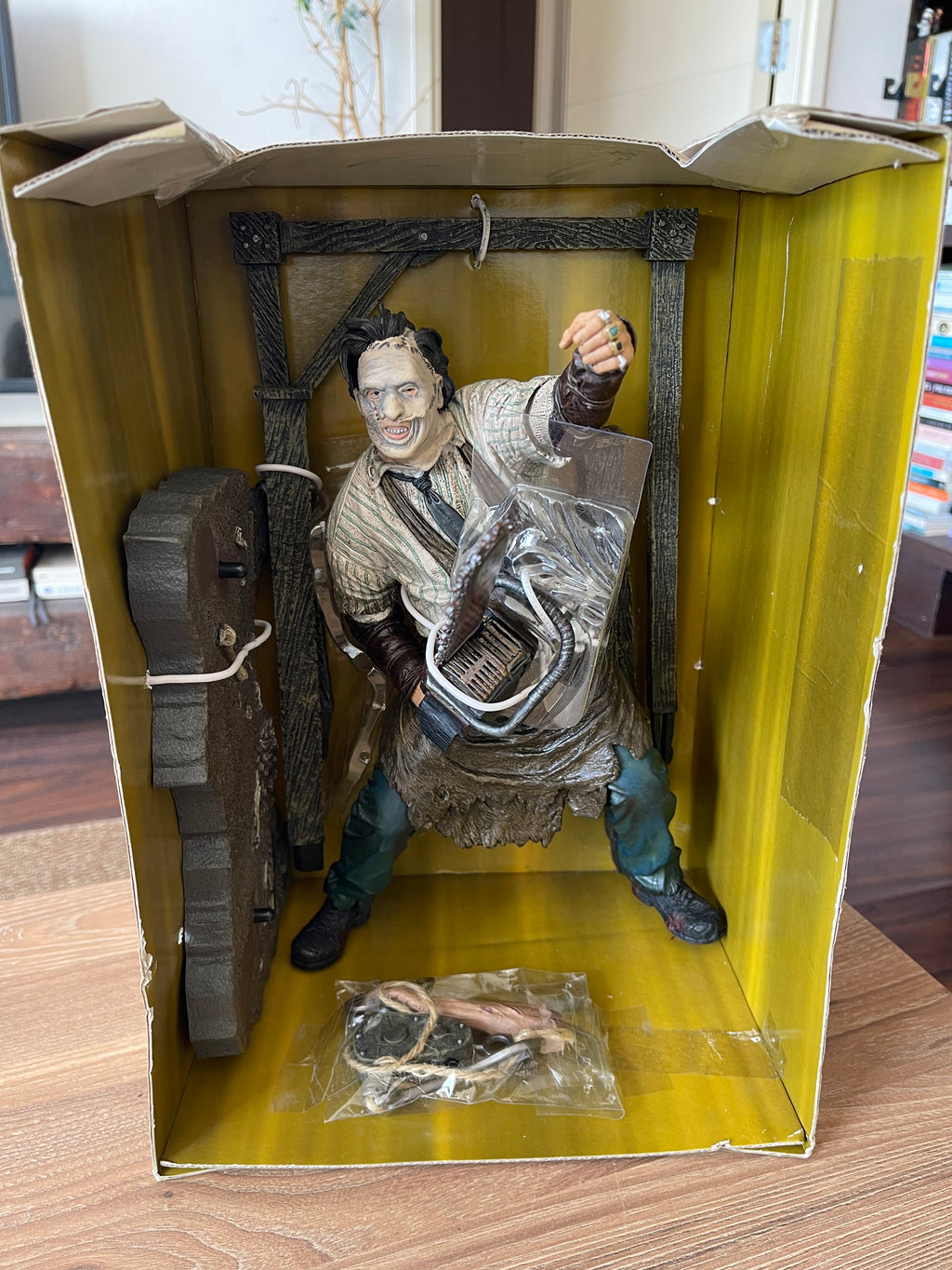 🪚 Leatherface – McFarlane Movie Maniacs Series 6 (escala 1/6)