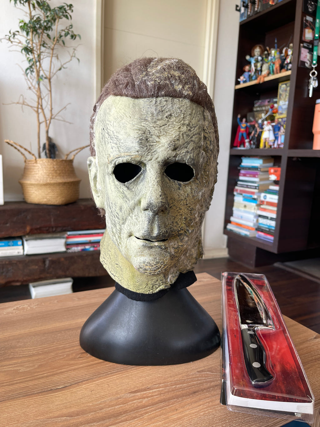 MÁSCARA HALLOWEEN 🎃 KILLS + CUCHILLO 🔪 Y BASE TRICK OR TREAT STUDIOS