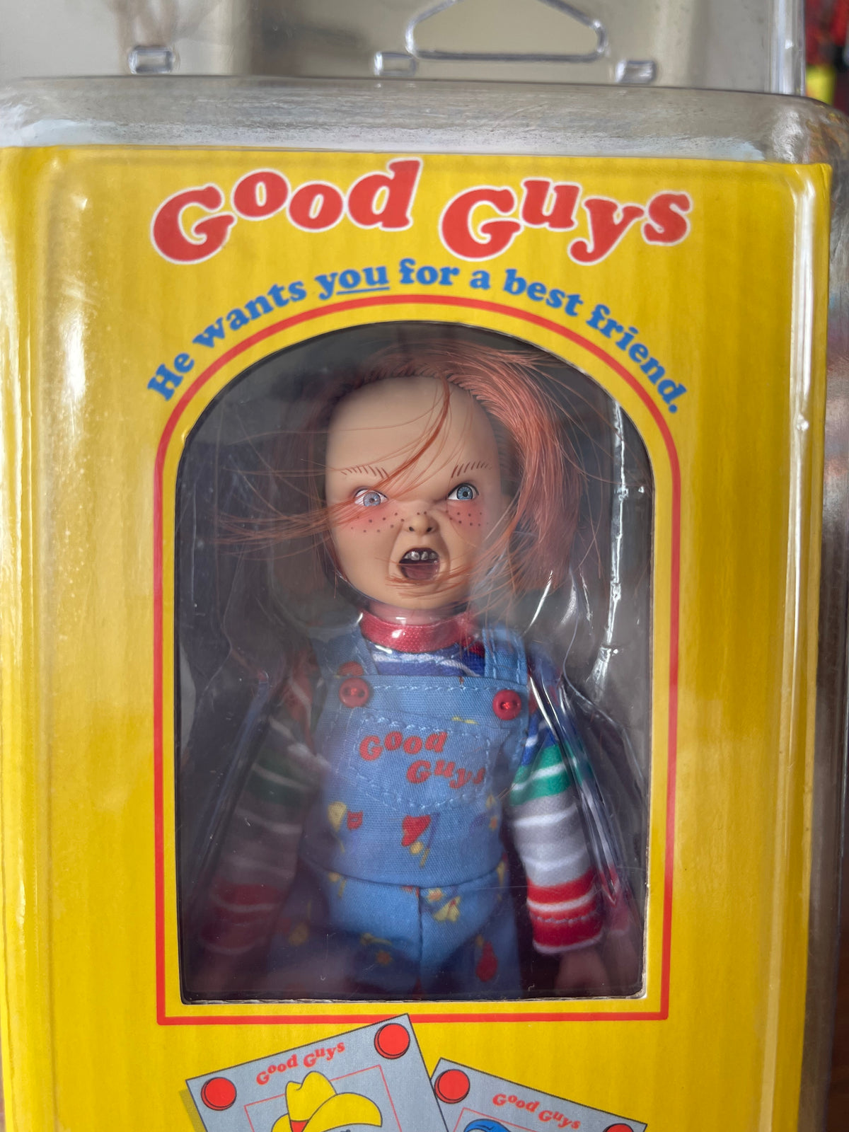 Chucky muñeco NECA Retro Cloth 8" con cuchillo