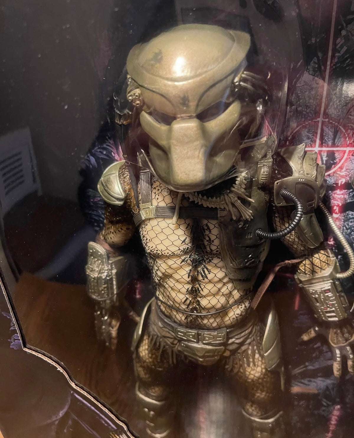 figura NECA Predator Jungle Hunter 1/4 Scale con LED