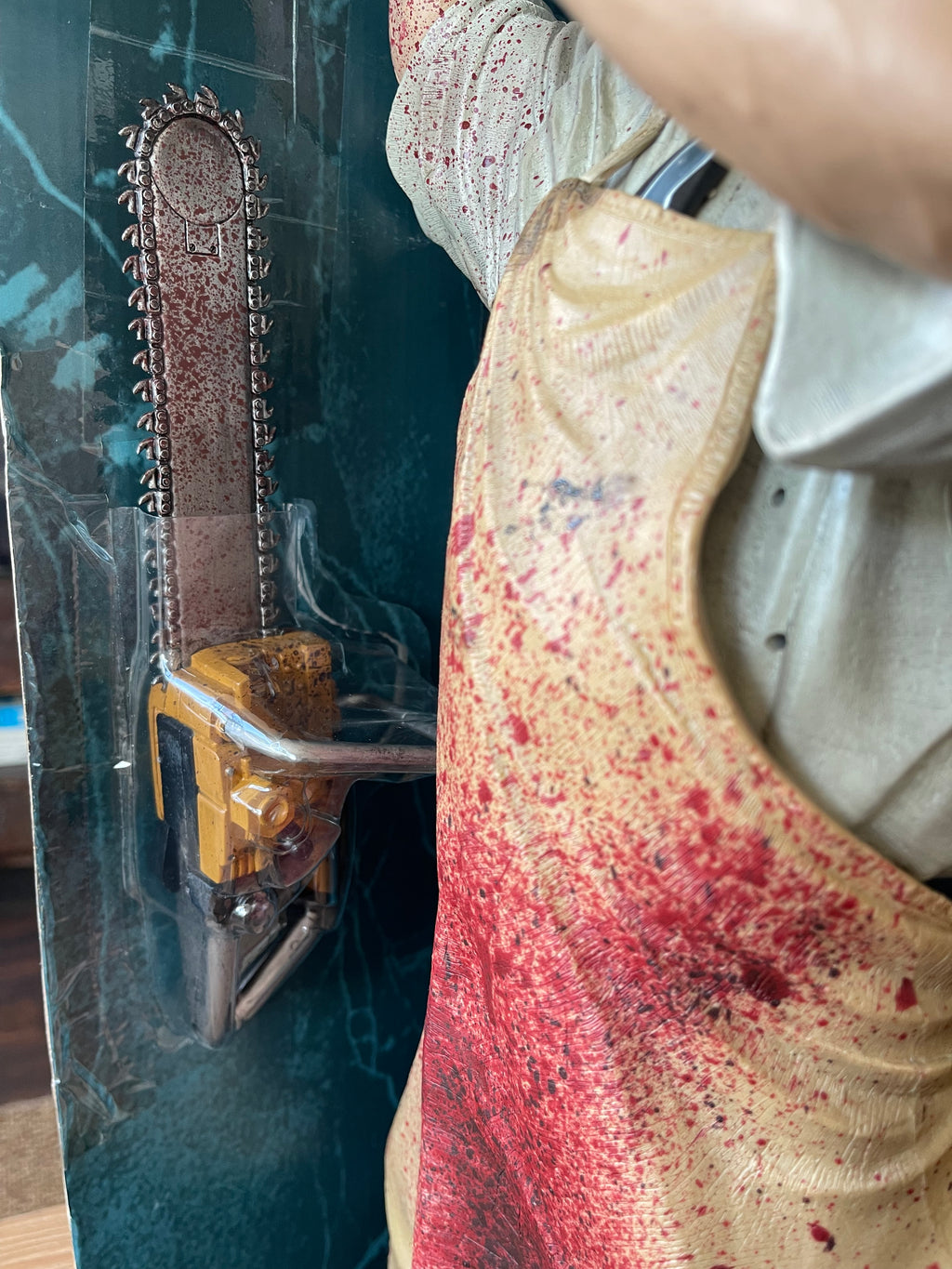 LEATHERFACE MOVIE MANIACS SERIES 4 ESCALA 1/4 18” PULGADAS CON SONIDO Y SENSOR DE SONIDO AÑO 2001