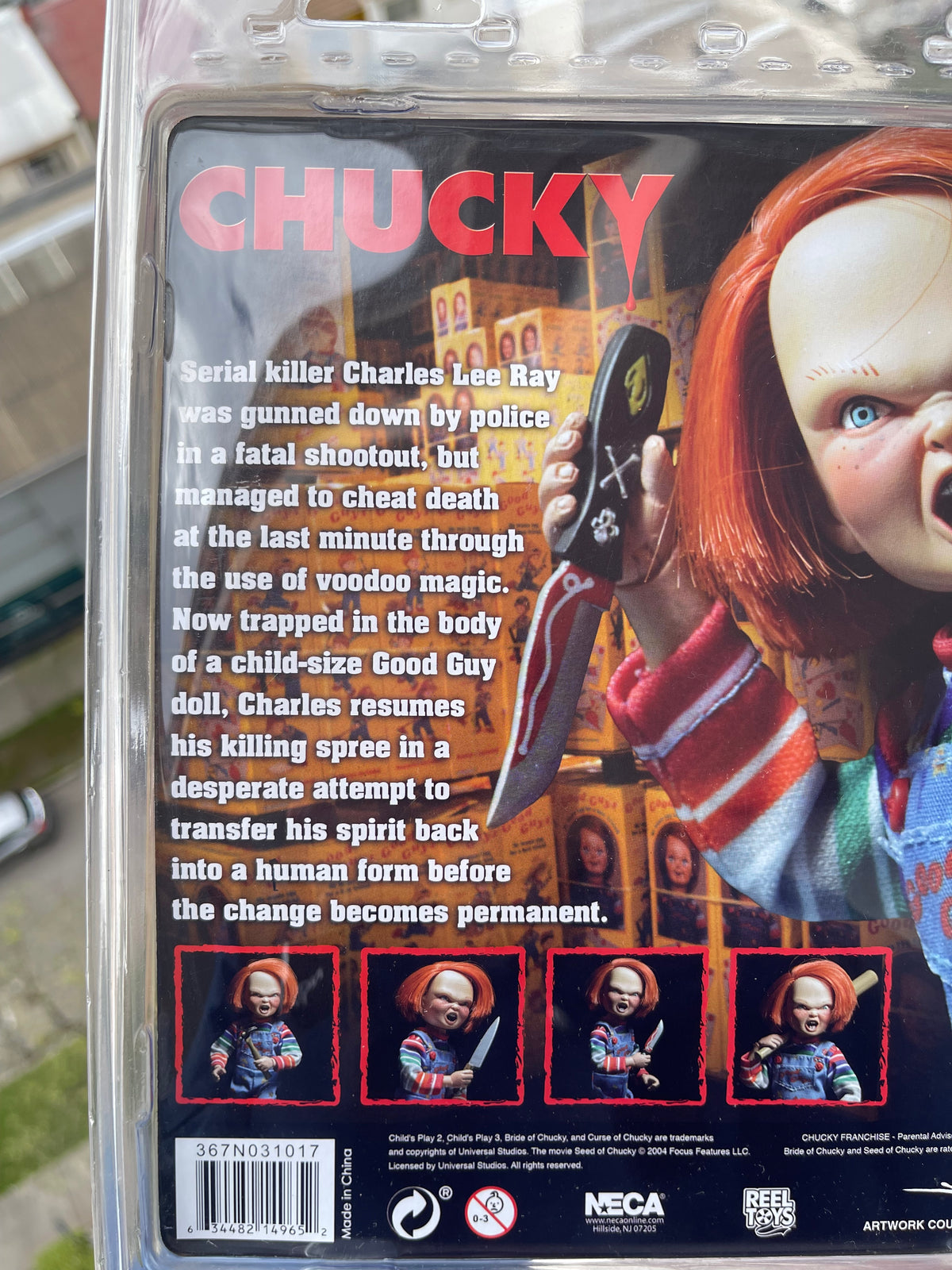 Chucky muñeco NECA Retro Cloth 8" con cuchillo