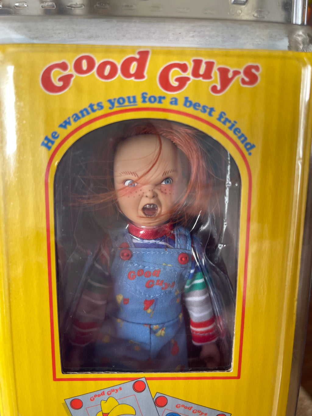 Chucky muñeco NECA Retro Cloth 8" con cuchillo