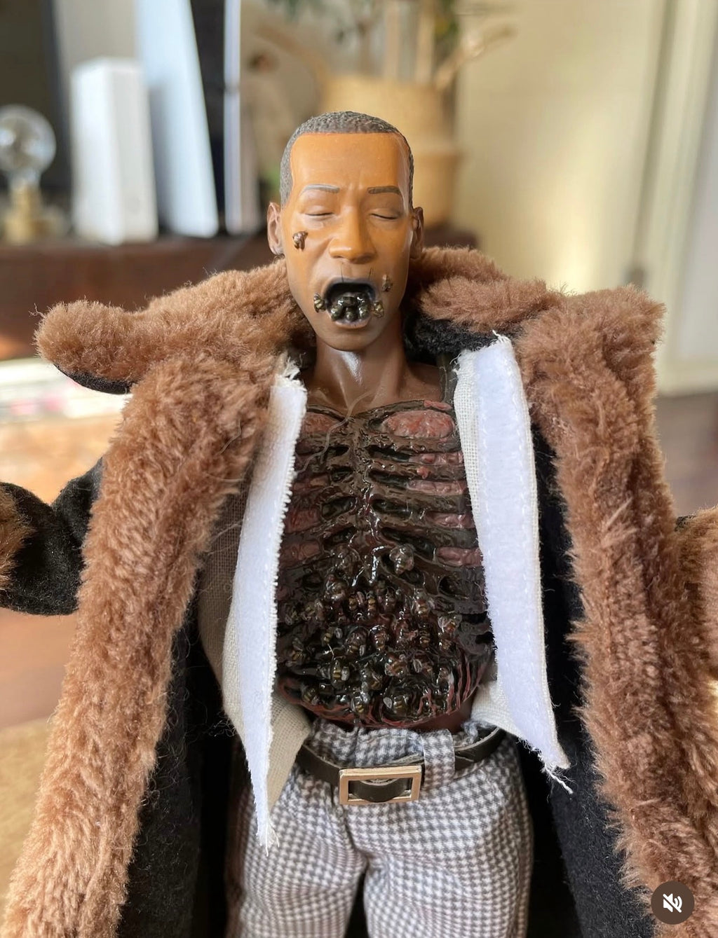 🐝🔪 CANDYMAN – NECA RETRO CLOTH 🔪🐝