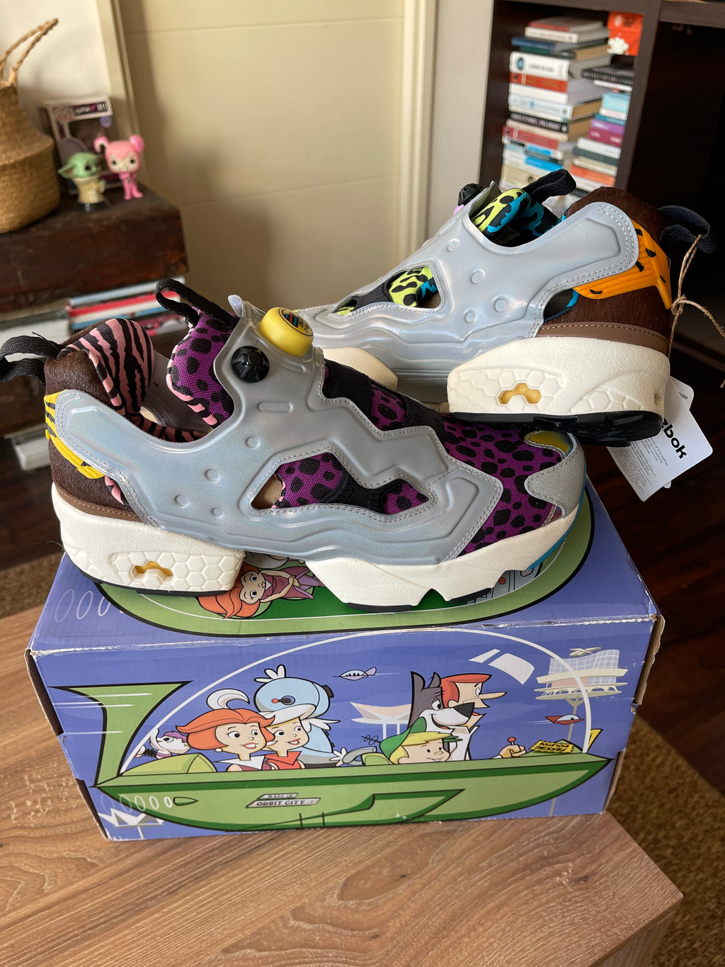 REEBOK INSTAPUMP FURY 94 Colaboración the JETSONS & FLINTSTONES