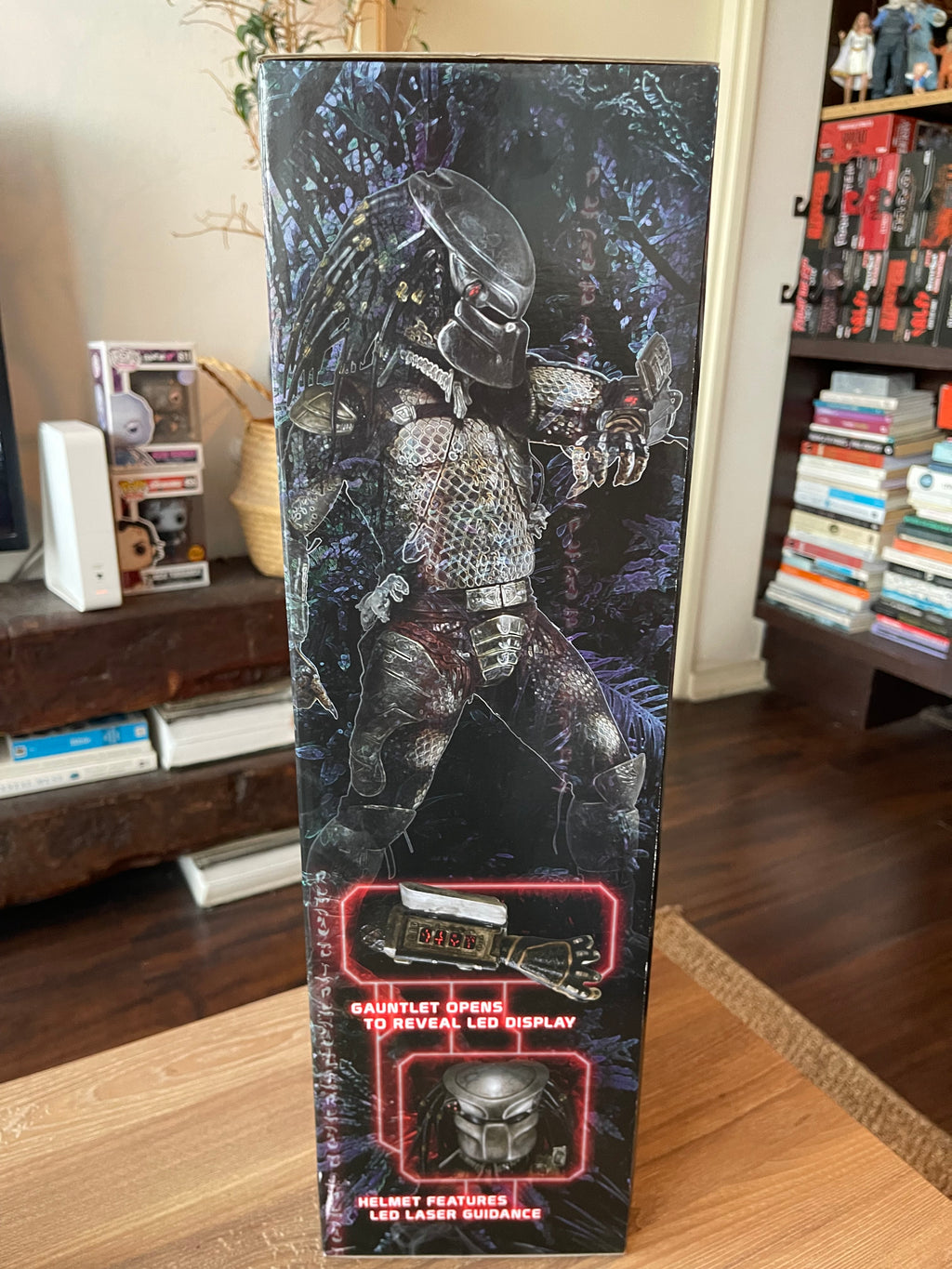 figura NECA Predator Jungle Hunter 1/4 Scale con LED