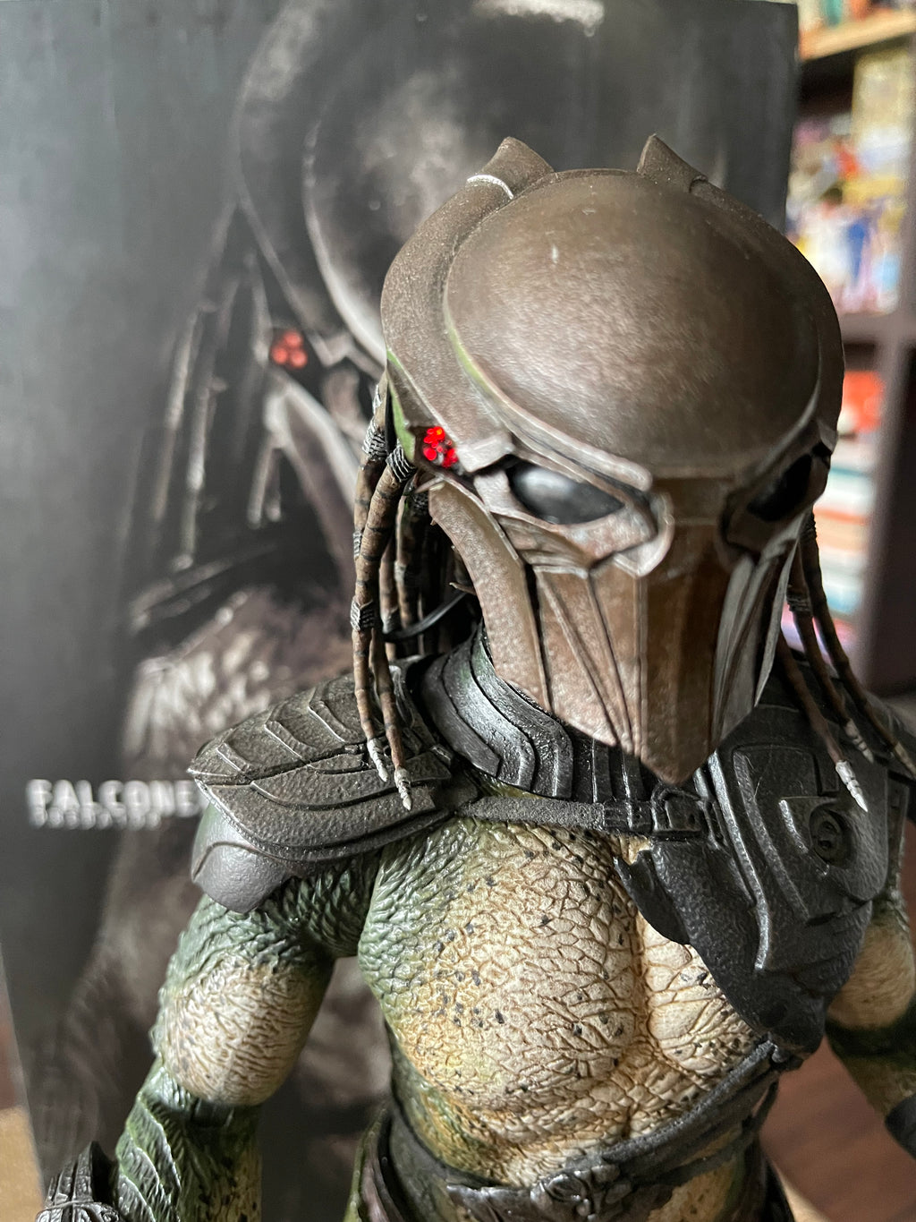 Predator FALCONER MMS137 Hot Toys (Edición 2011)