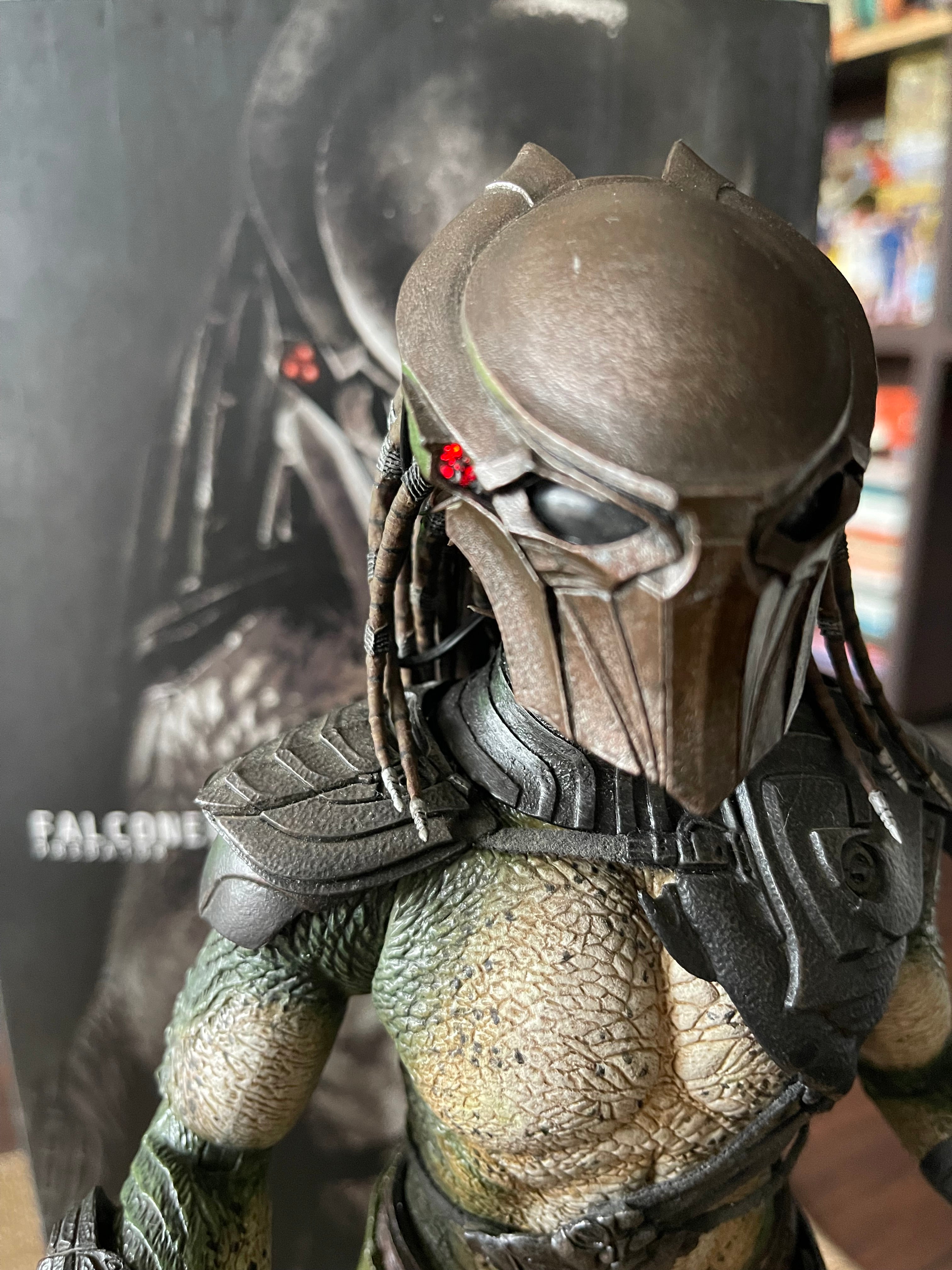Predator FALCONER MMS137 Hot Toys (Edición 2011)