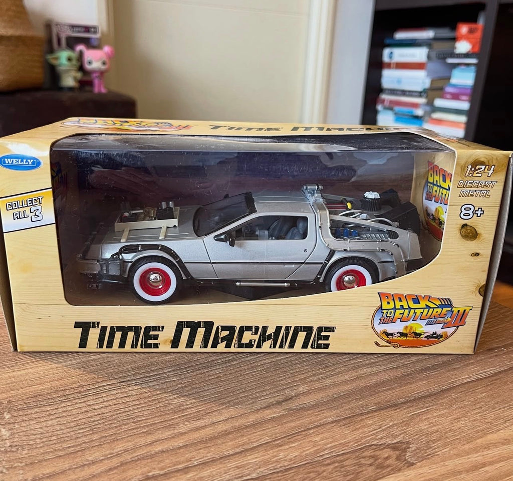 DeLorean Time Machine back to the future III Escala 1:24 DIE CAST WELLY