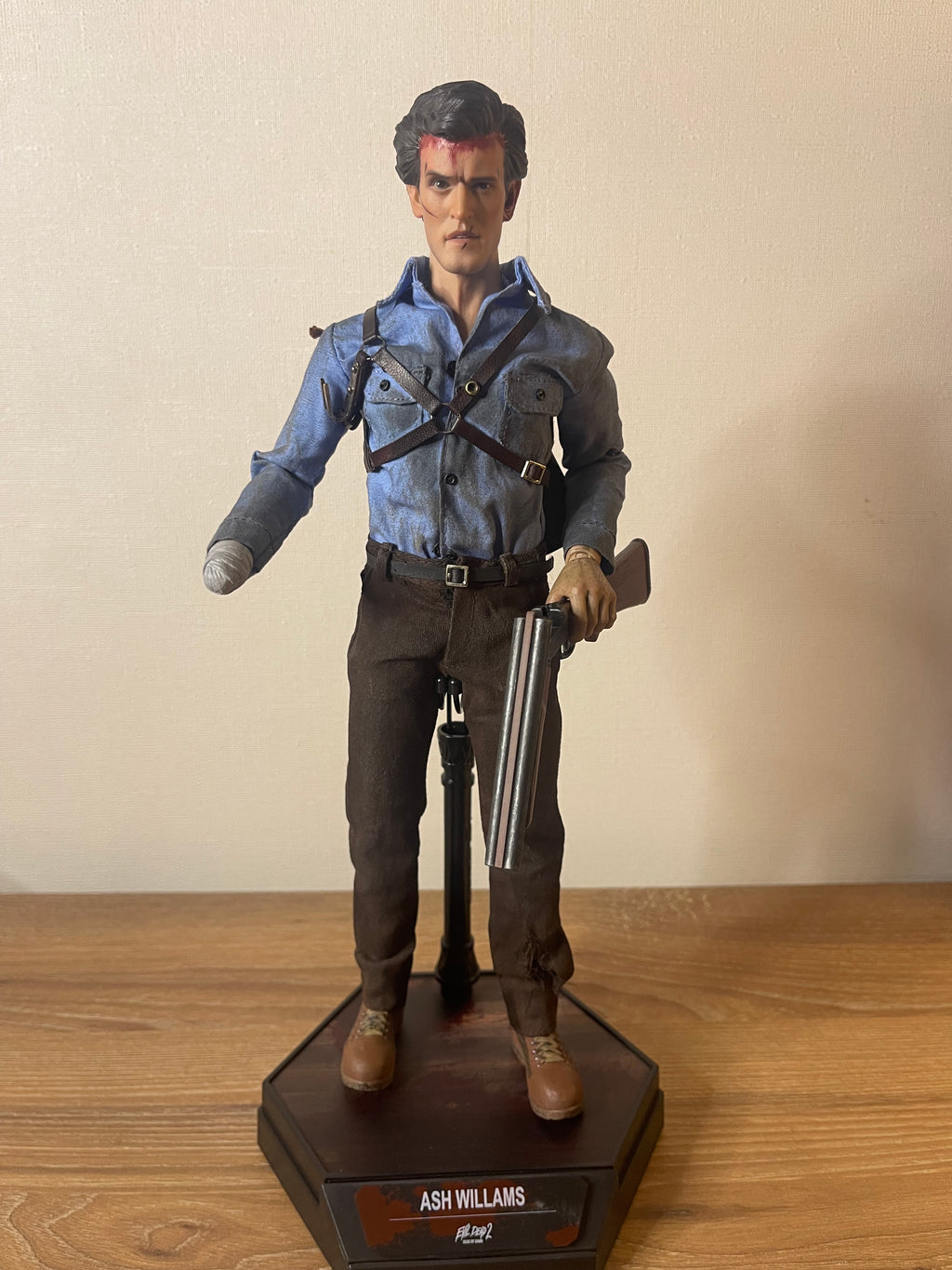 Ash Williams “The Evil Dead” 1/6 THE ASMUS COLLECTIBLES EDICIÓN (2014)