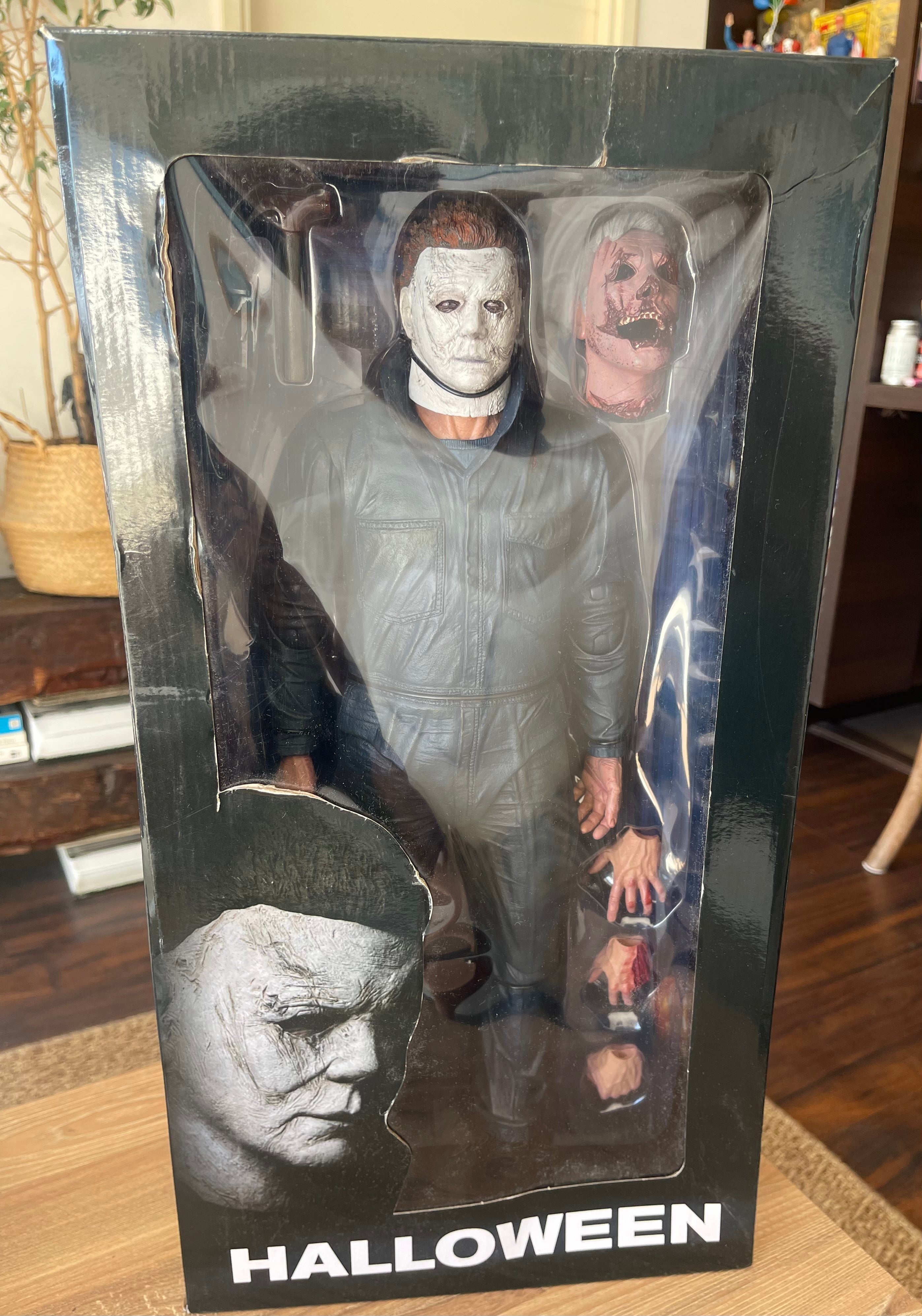 Michael Myers Neca Escala 1/4 (Halloween 2018) 18’ pulgadas de puro terror (más de 22 puntos de articulación)