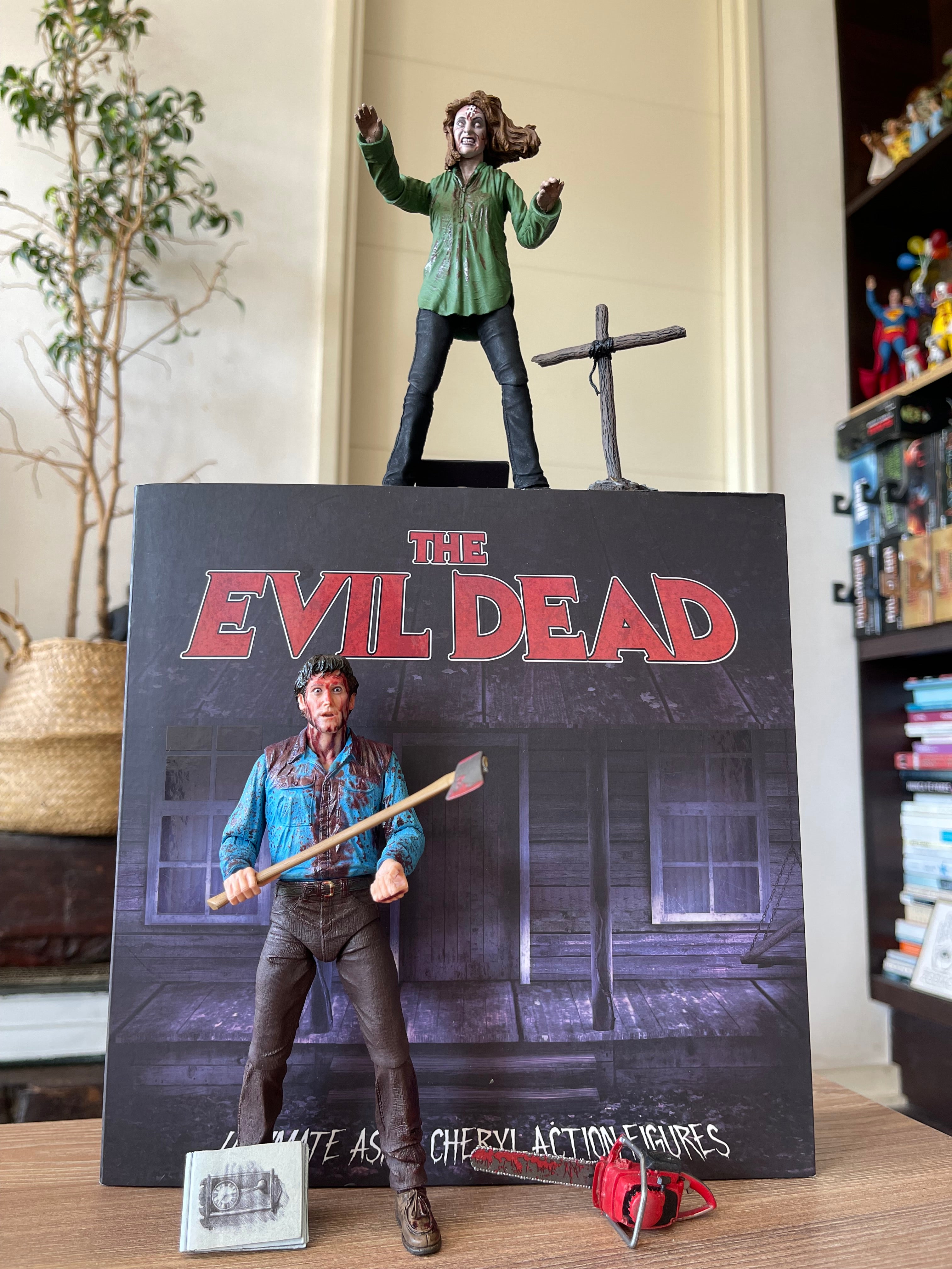 Neca – Ultimate Bloody Ash &amp; Cheryl Williams – Evil Dead 7"