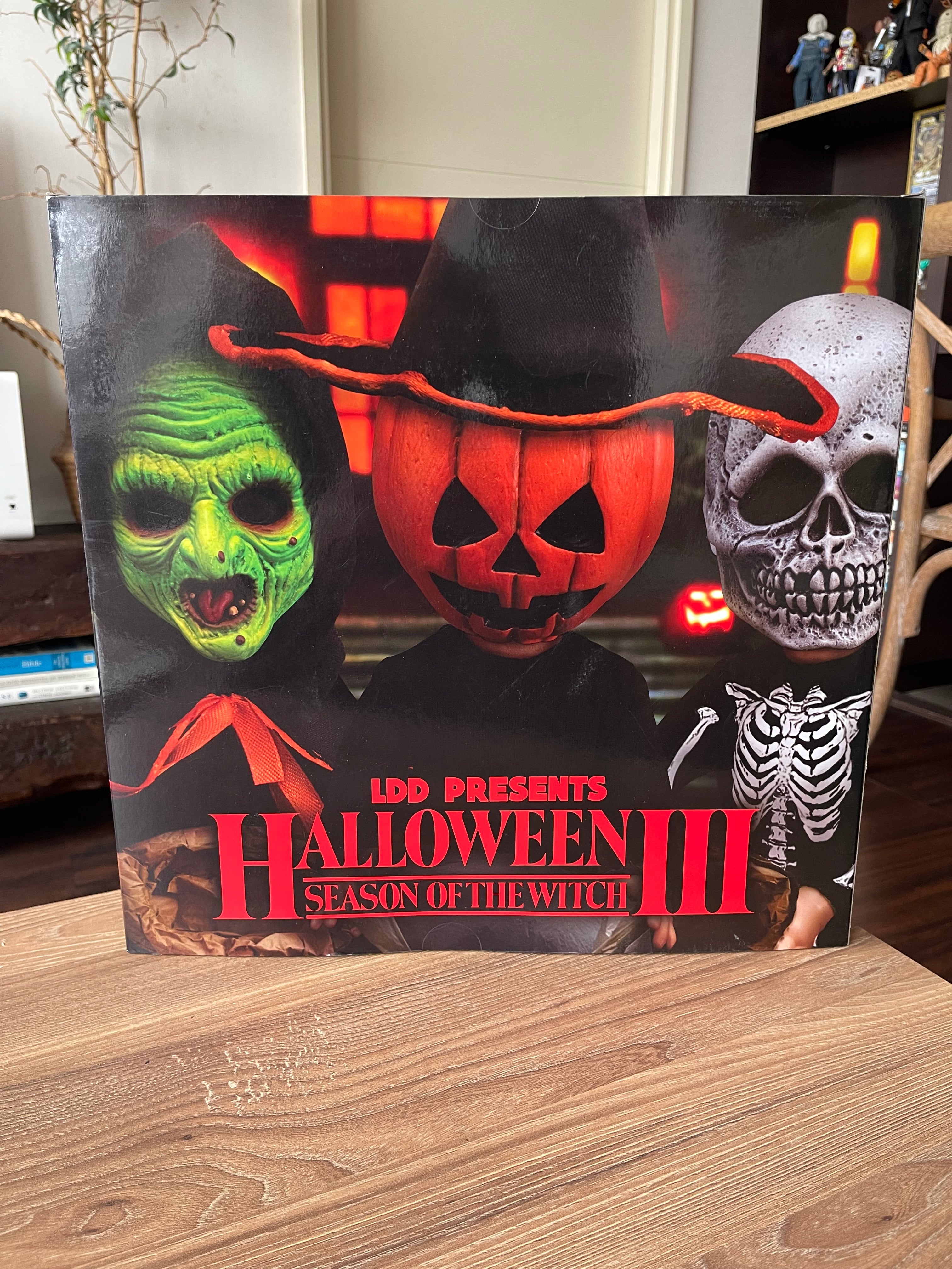 Halloween III Season of the Wicth escala 1/6 MEZCO de la línea LLD