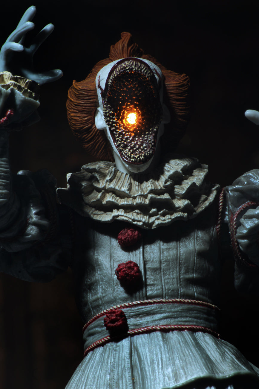 IT, Pennywise – Dancing Clown | NECA Ultimate