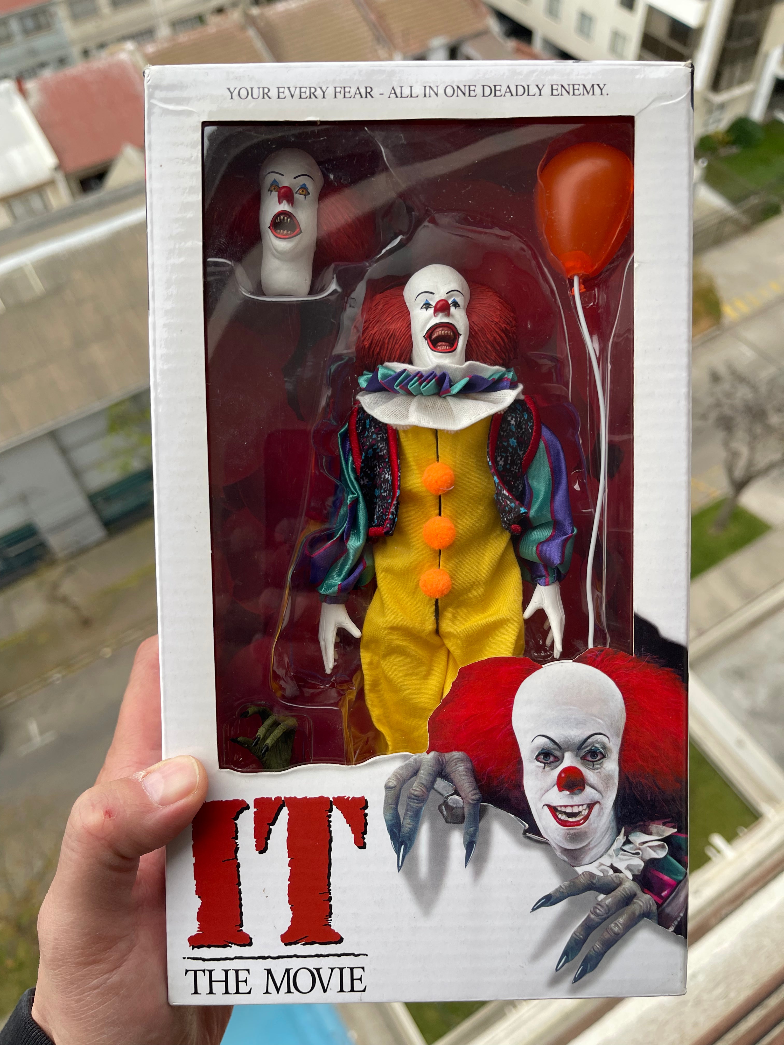 NECA IT (1990) – Pennywise Clothed Figure 8”