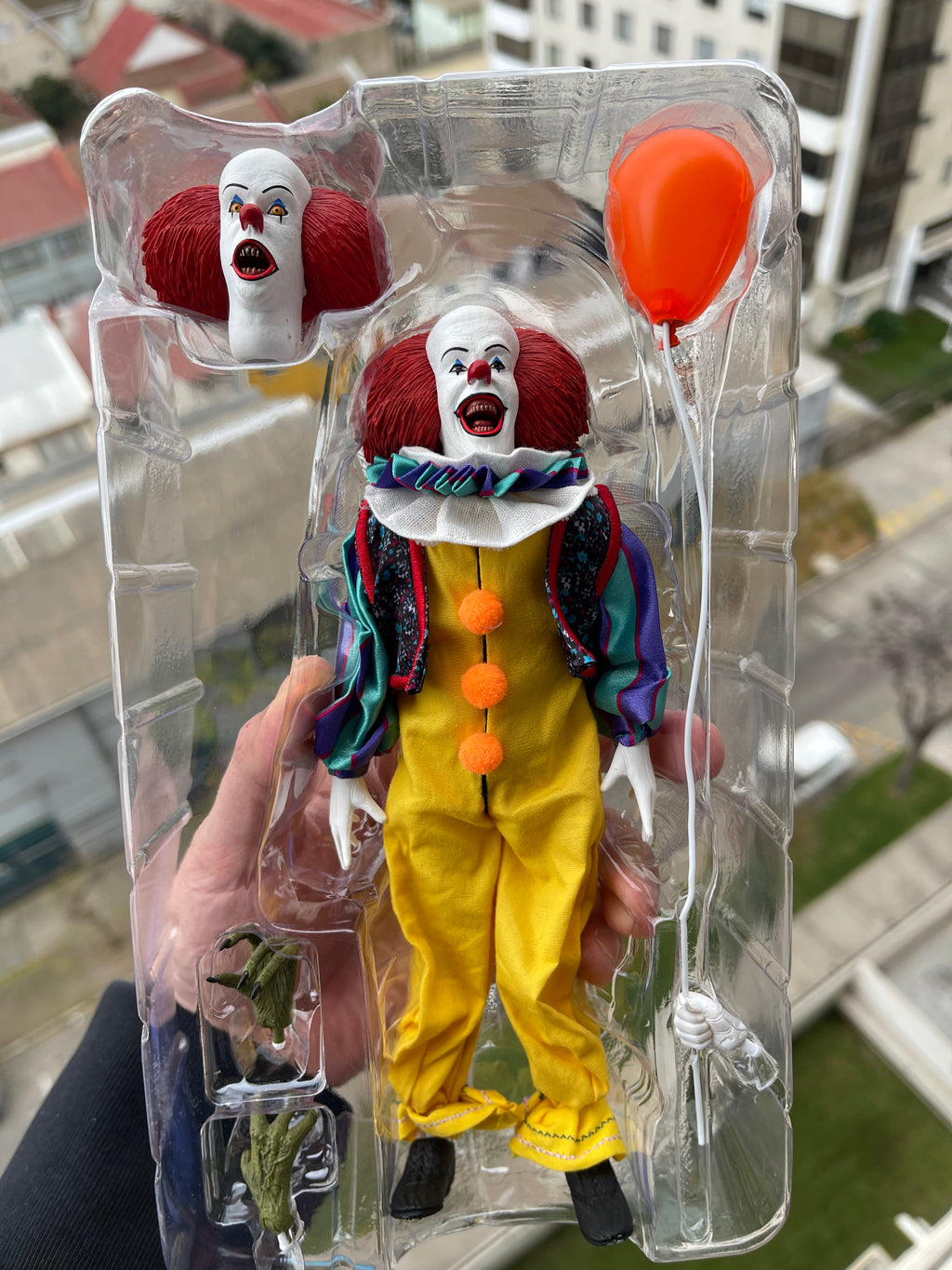 NECA IT (1990) – Pennywise Clothed Figure 8”