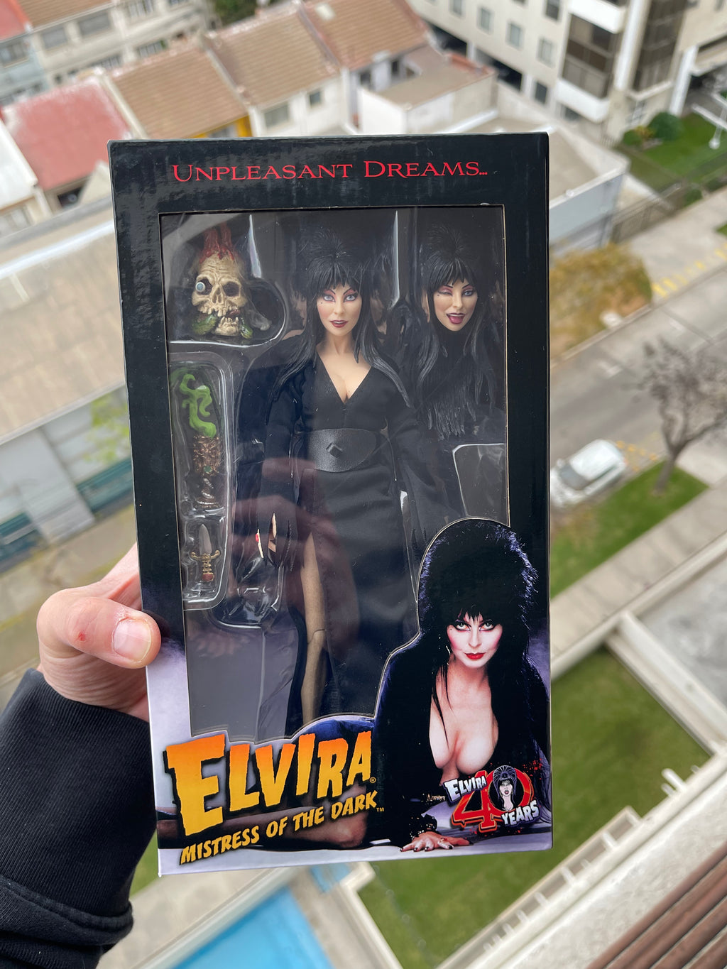 NECA Elvira “Unpleasant Dreams” – Retro Clothed 8”