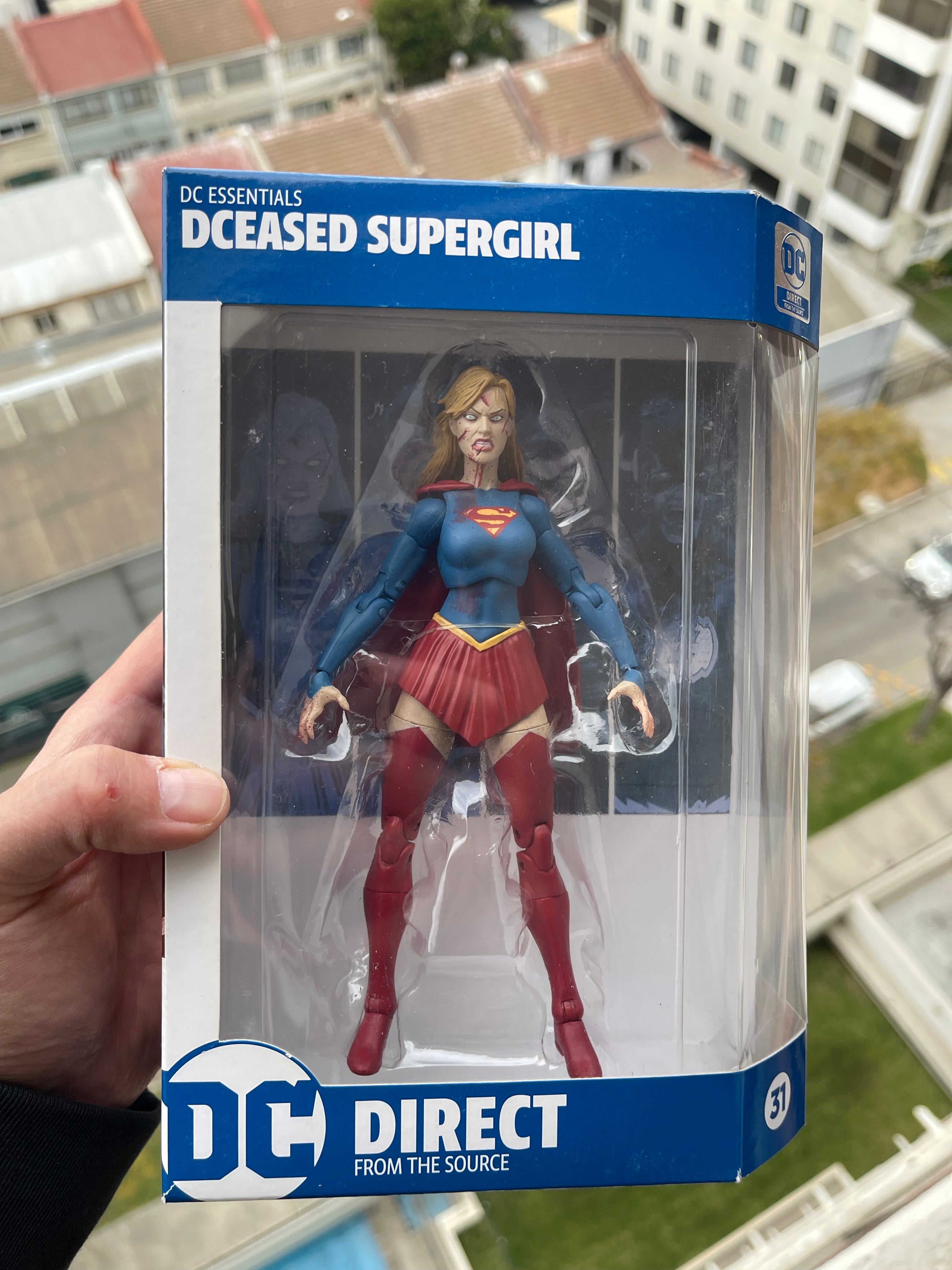 DCeased Supergirl – McFarlane Toys / DC Essentials