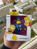 figura Chief Wiggum – Jakks Pacific (The Simpsons, versión pequeña 5 cm aprox.)