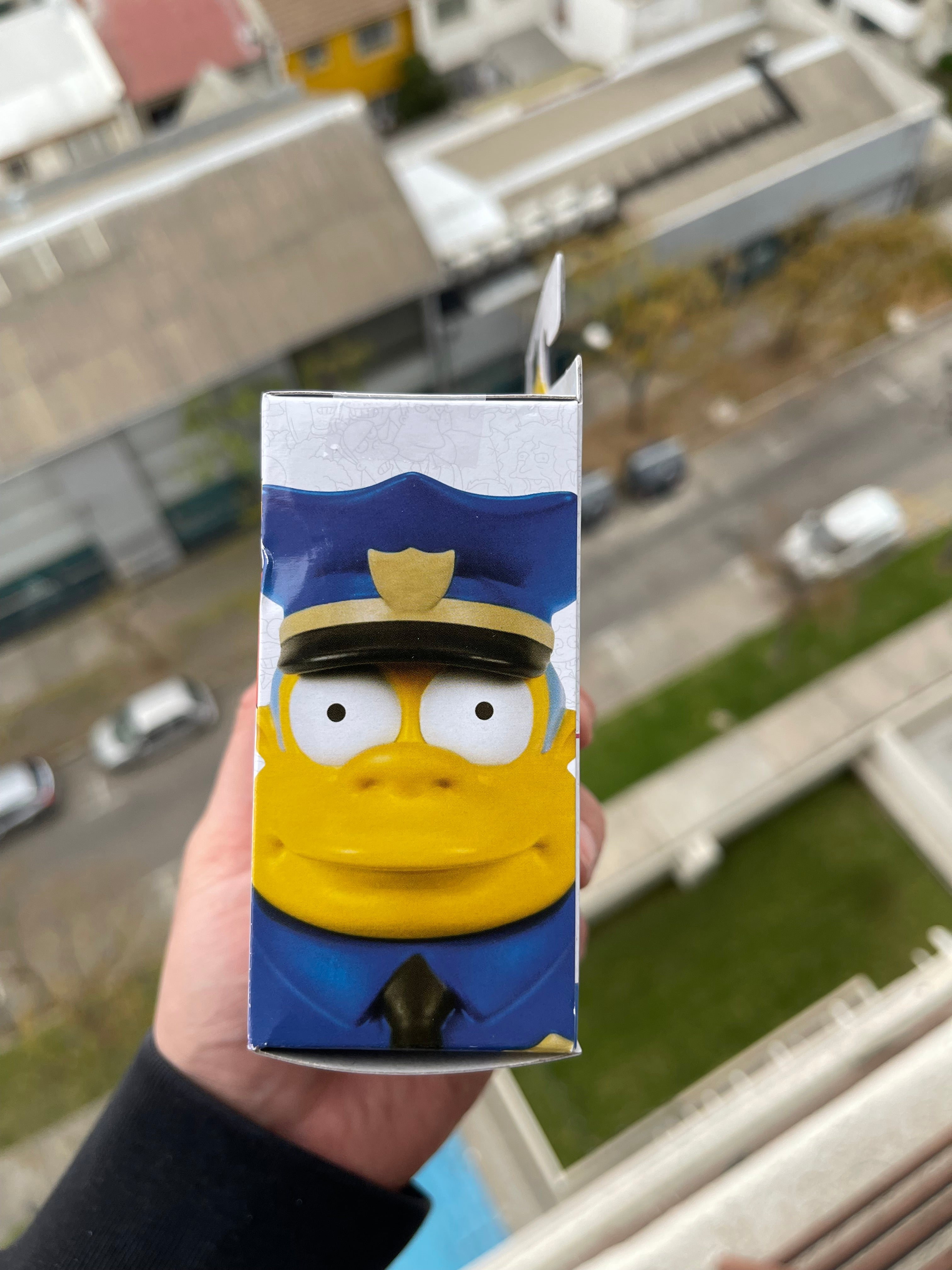 figura Chief Wiggum – Jakks Pacific (The Simpsons, versión pequeña 5 cm aprox.)