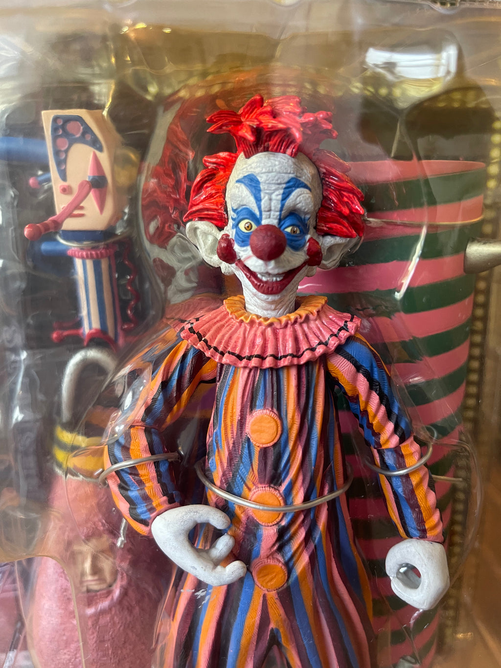 SOTA TOYS Killer Klowns from Outer Space – Klown “Orange & Blue Stripes” Series 2