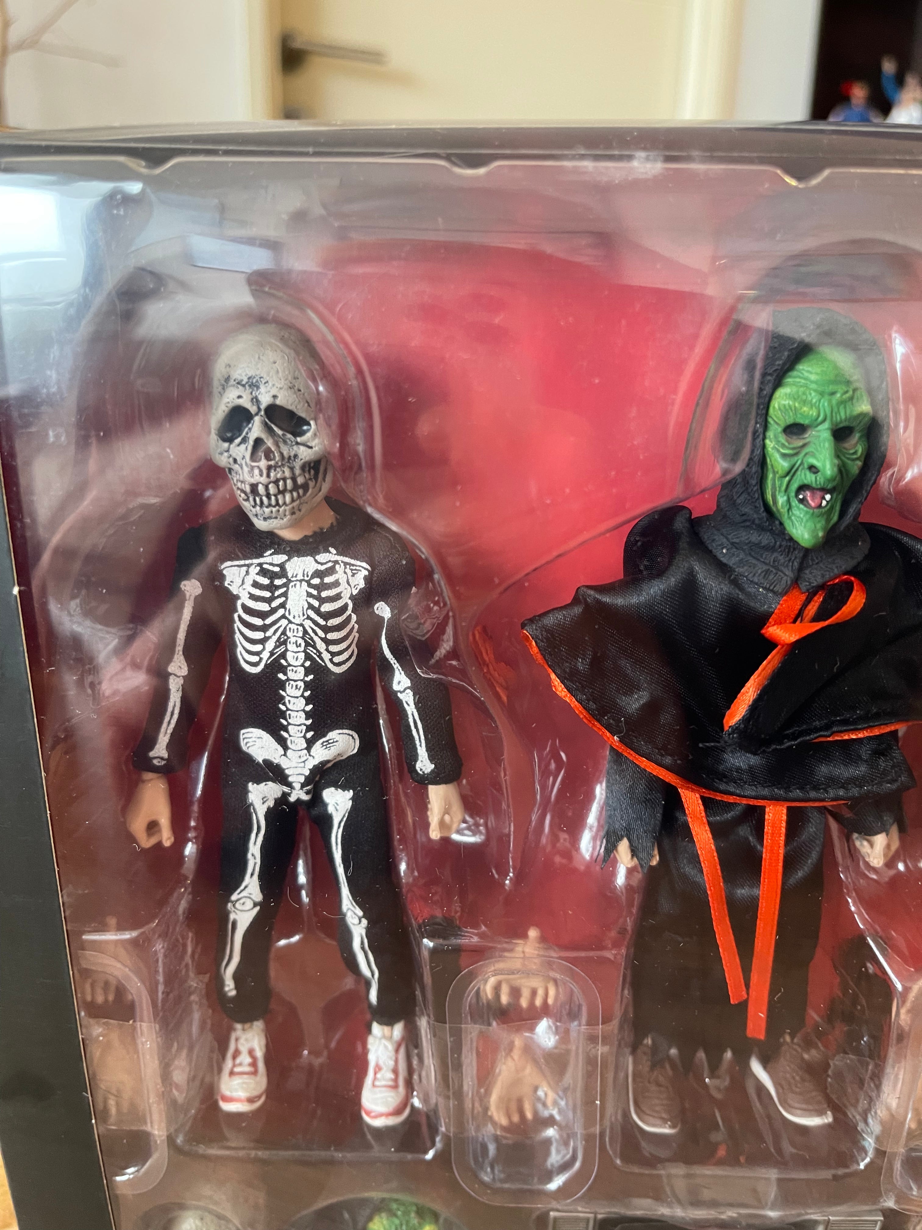 NECA Halloween III: Season of the Witch – Trick-or-Treaters Retro Cloth 3-Pack