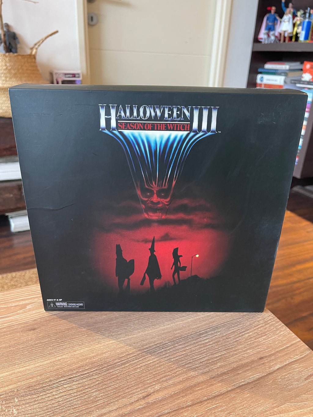 NECA Halloween III: Season of the Witch – Trick-or-Treaters Retro Cloth 3-Pack