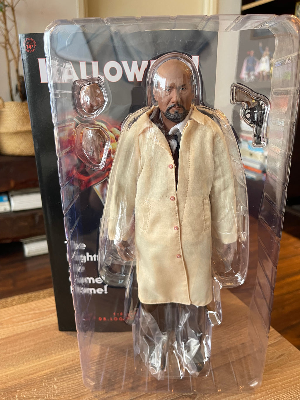 Dr. Samuel Loomis 1/6 (Halloween 1978) – Trick or Treat Studios