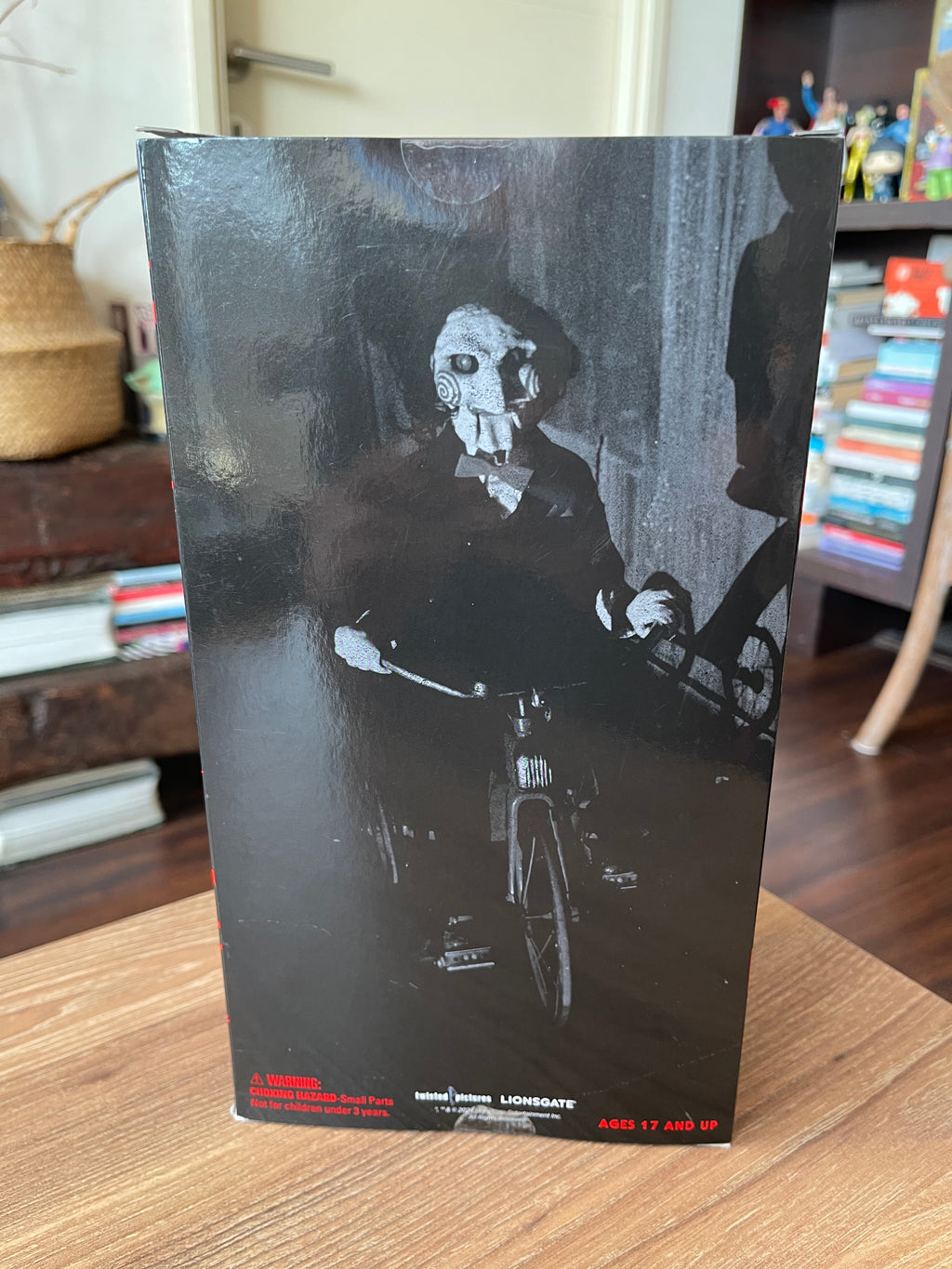 Billy the Puppet con Triciclo 1/6 (Saw) – Trick or Treat Studios