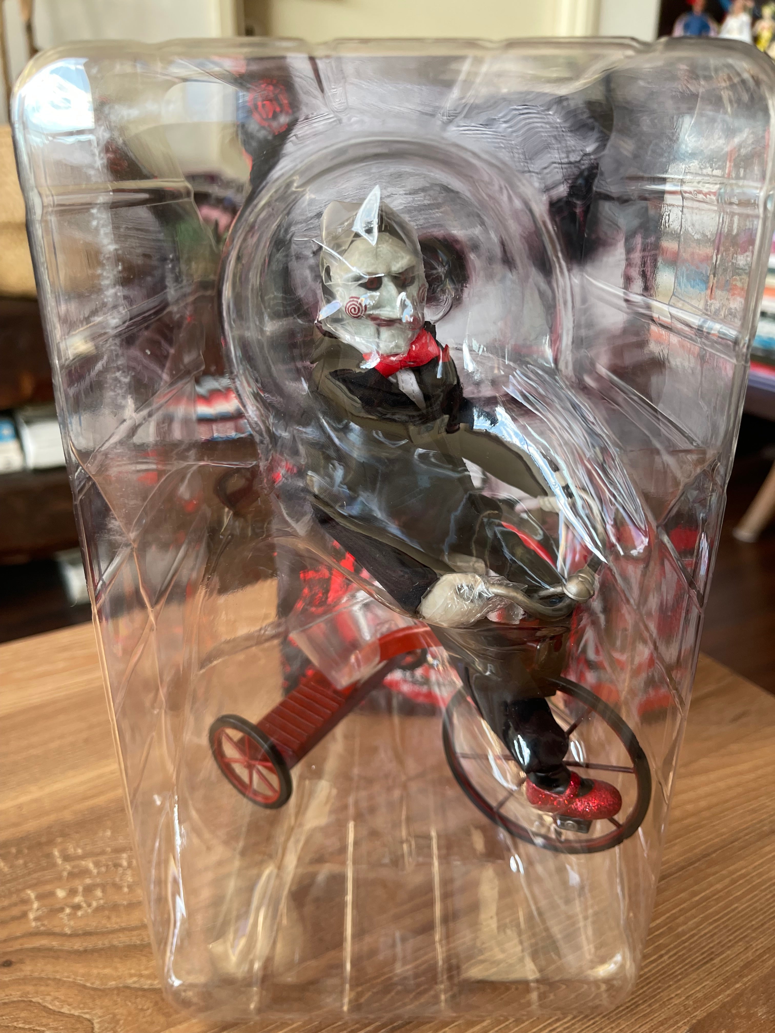 Billy the Puppet con Triciclo 1/6 (Saw) – Trick or Treat Studios