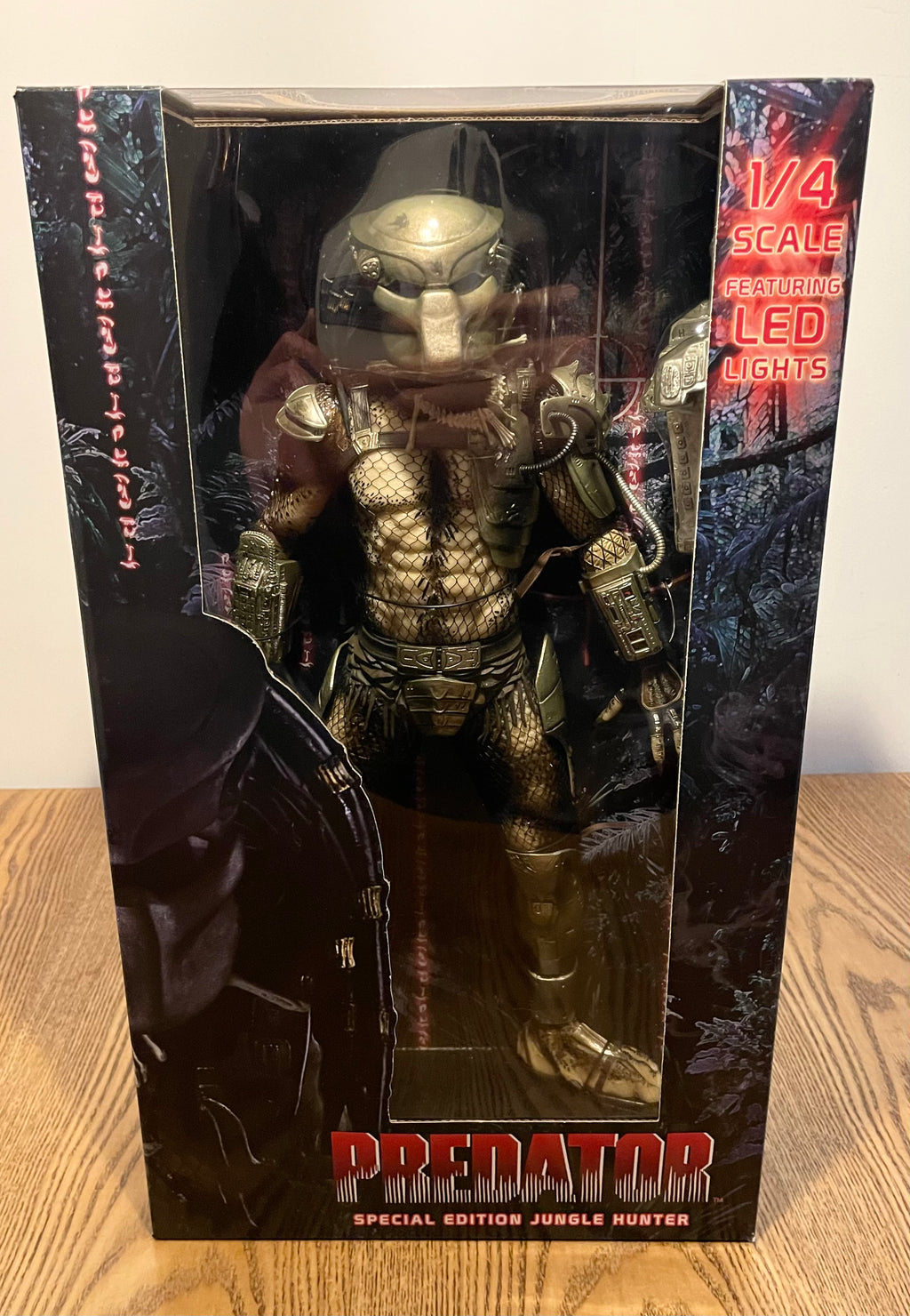 figura NECA Predator Jungle Hunter 1/4 Scale con LED