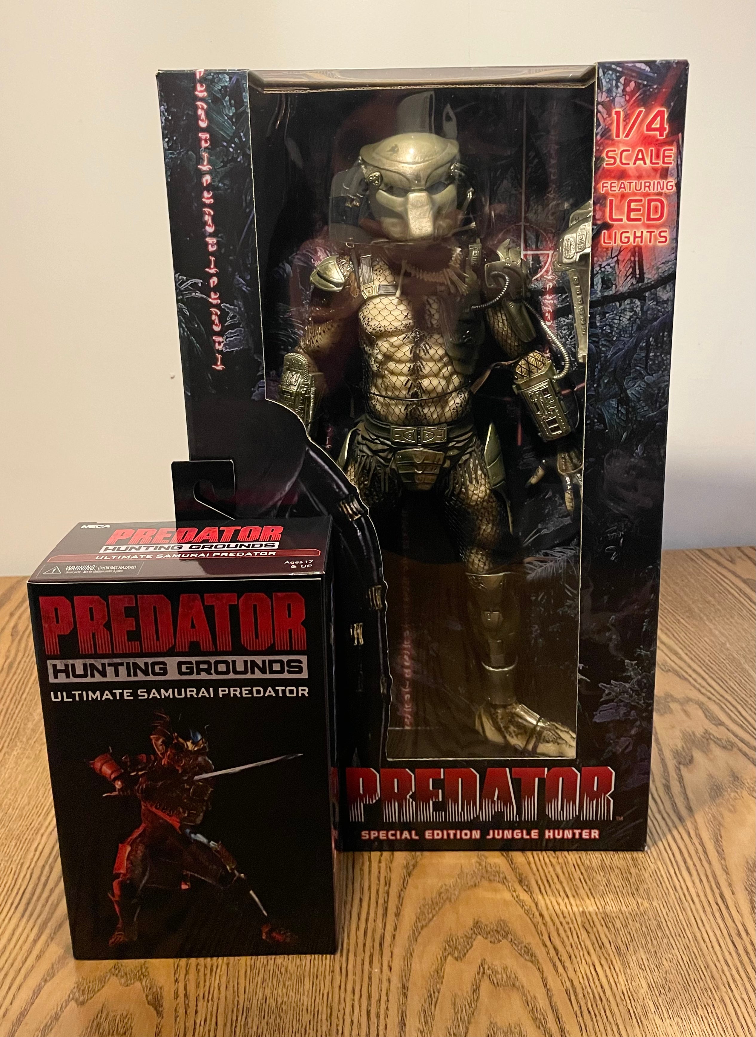 figura NECA Predator Jungle Hunter 1/4 Scale con LED