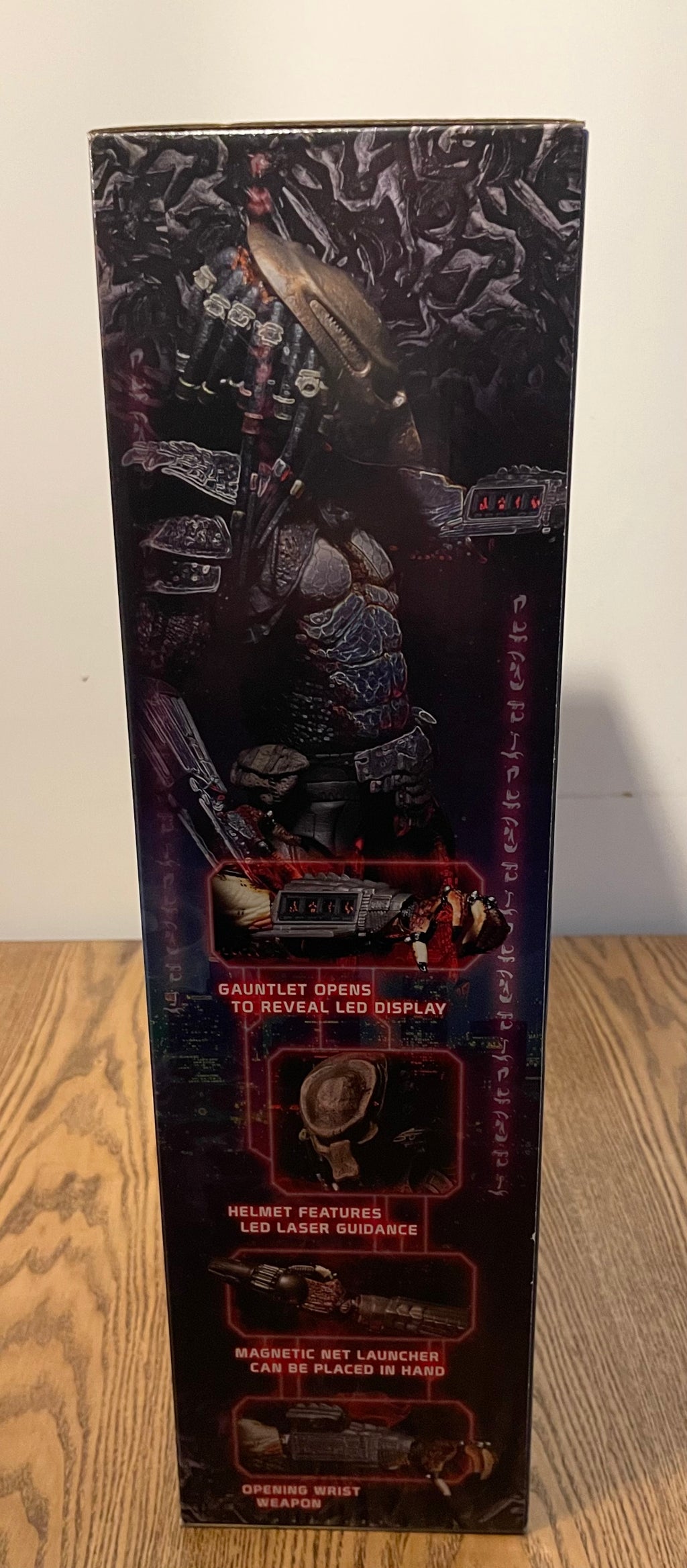 NECA Predator 2 City Hunter 1/4 Scale con LED